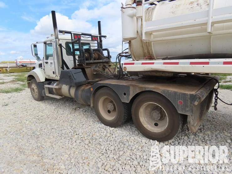 (x)-(12-3)-2011-mack-gu713-t/a-winch-truck,-vin-1m-image-4
