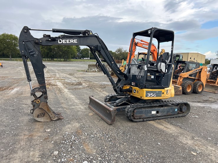2017-deere-35g-image-1