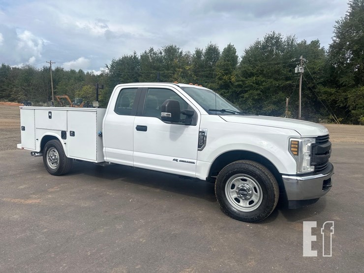 2019-ford-f350-sd-xl-image-1