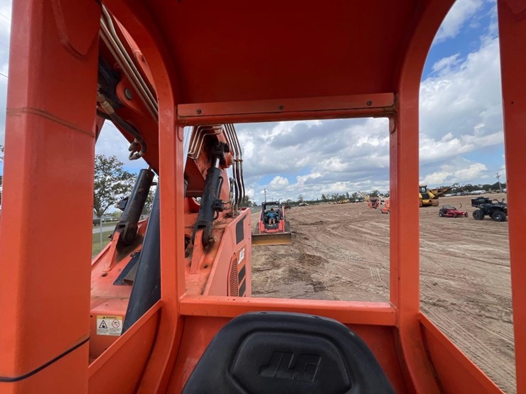 2016-jlg-6036-telescopic-forklift-image-31