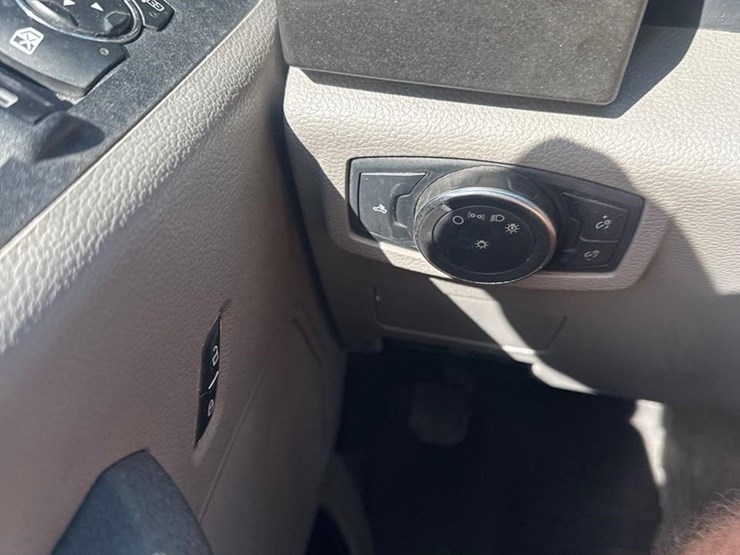 2017-ford-f350-xl-image-26