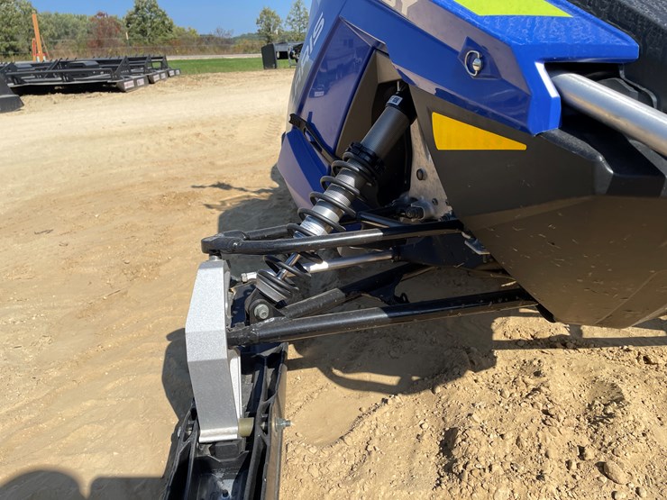 #1897-•-2024-polaris-indy-550-sport-snowmobile-(sells-with-bill-of-sale-only)-image-19