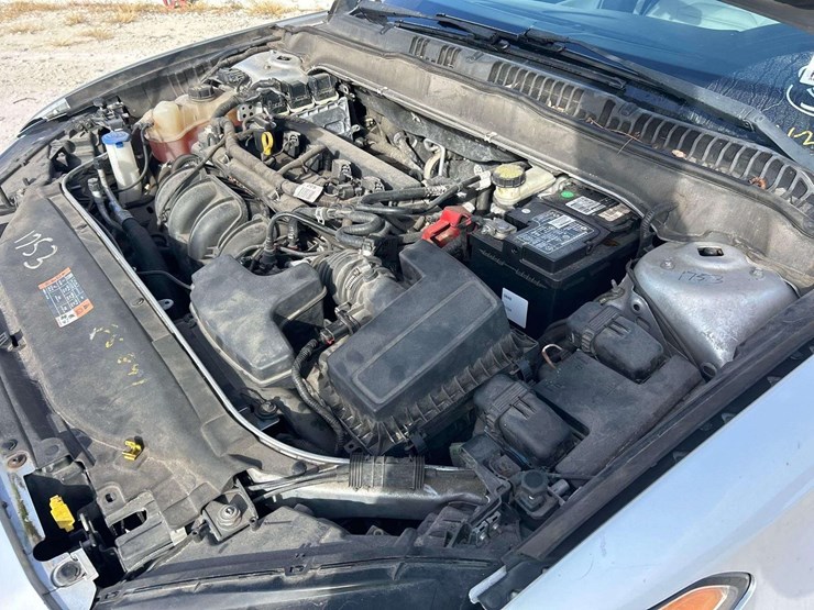 2015-ford-fusion-s-sedan-image-8
