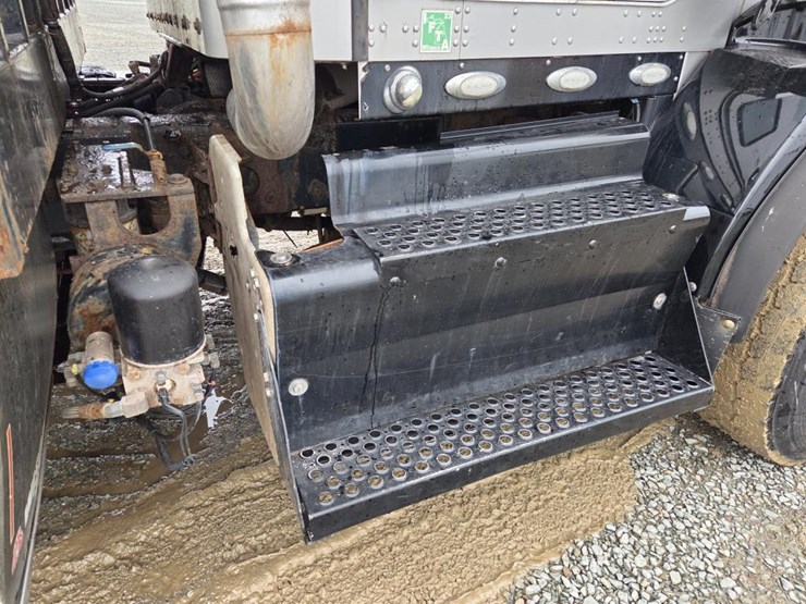 #1701-•-2013-kenworth-t800-log-truck-image-20