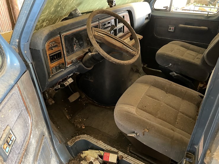 #4481-•-1991-ford-econoline-van-(title-in-delay)-image-14