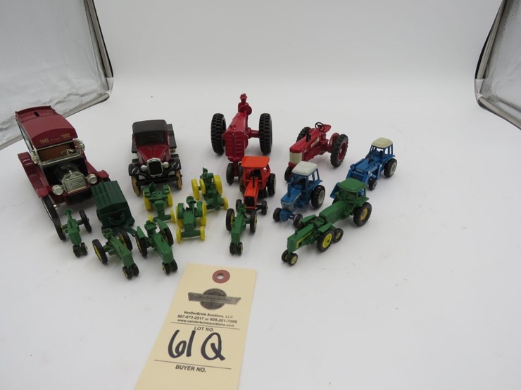 toy-tractor-group-image-1