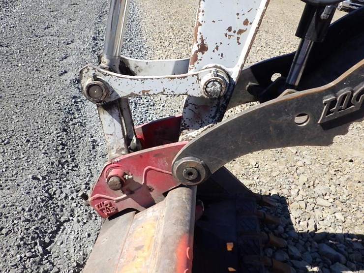 2017-takeuchi-tb290-image-10