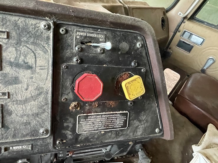 #4485-•-1981-international-cof-9670-grain-truck-(no-title)-image-36