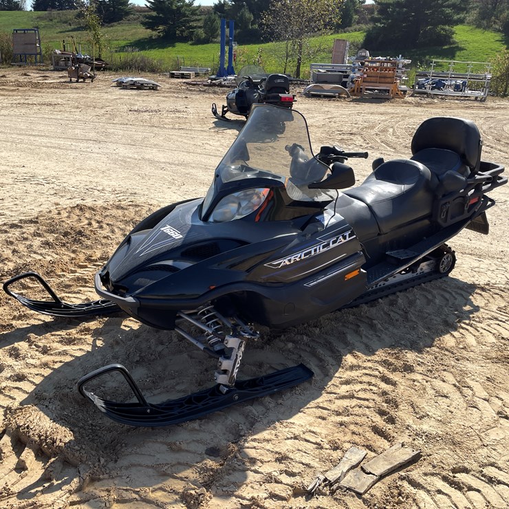#1894 • 2008 Arctic Cat T660 Snowmobile (Sells with Bill of Sale Only)
