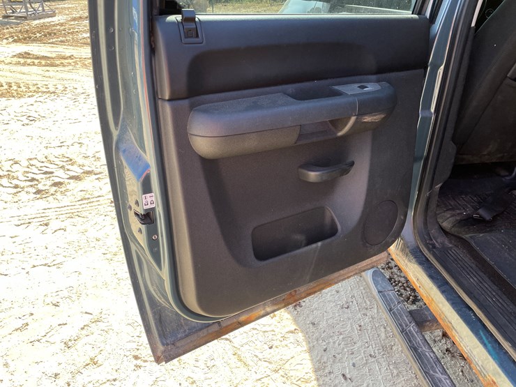 2010-chevrolet-silverado-1500-image-40