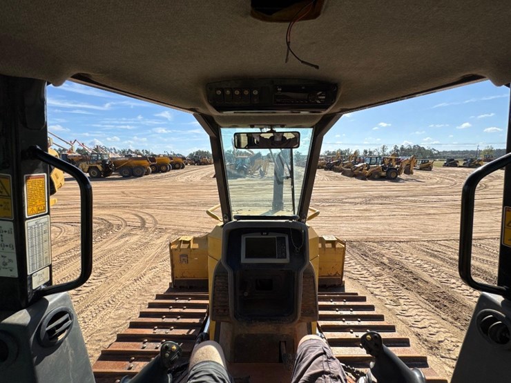 2007-caterpillar-d6k-lgp-image-32