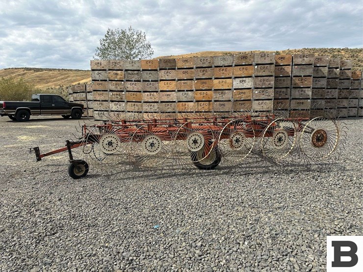 hesston-3980-image-8