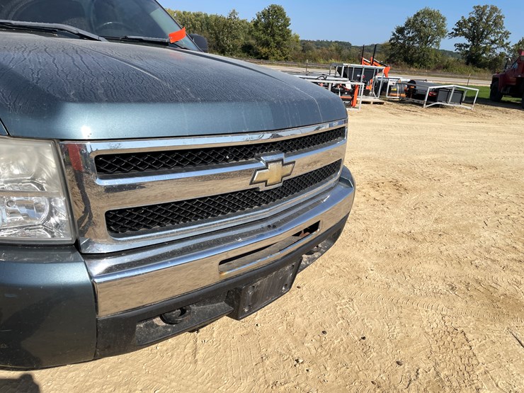 2010-chevrolet-silverado-1500-image-12
