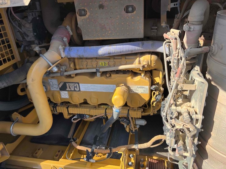 2016-caterpillar-336fl-image-17