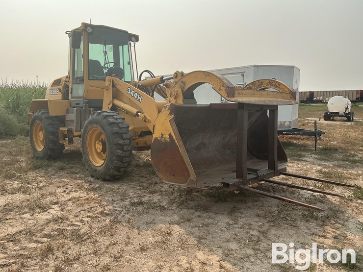 2000-deere-344h-image-3