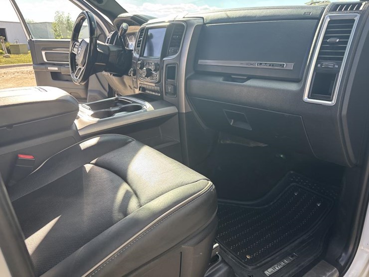 2018-dodge-ram-2500-image-32