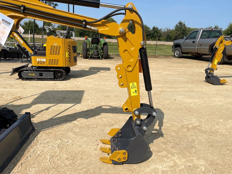 #211-•-new-rt15r-mini-excavator-image-16