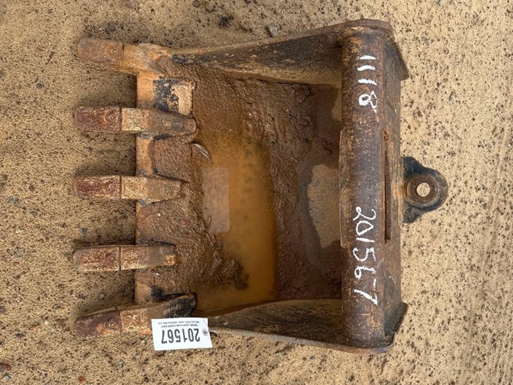 tag-24"-excavator-bucket-image-2