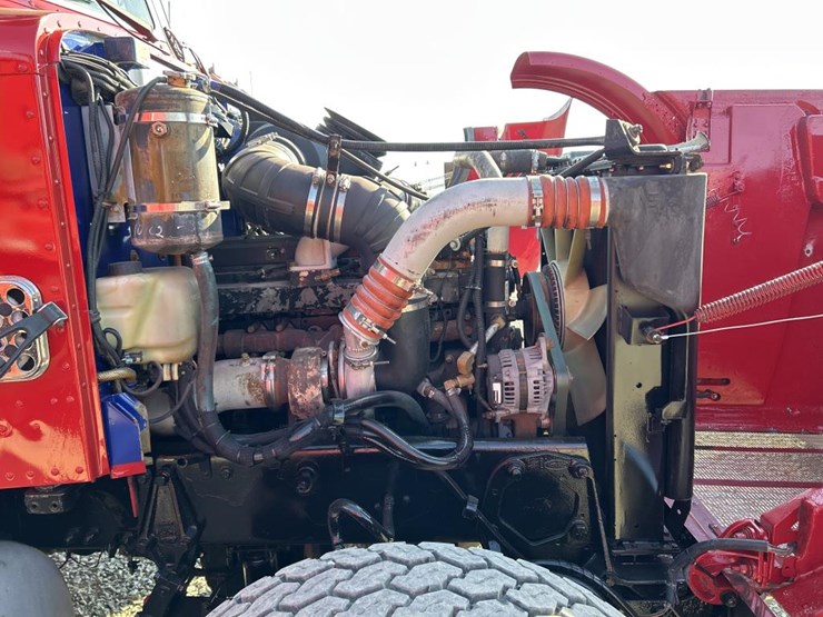 2002-peterbilt-357-image-47