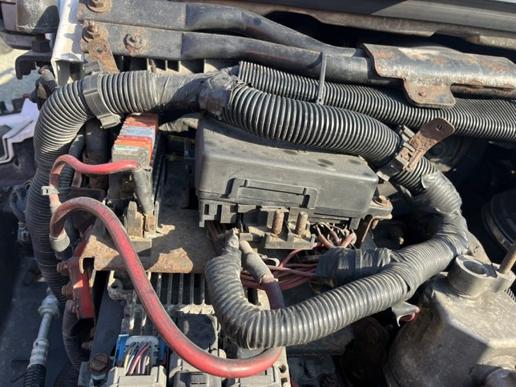 2005-gmc-5500-image-41