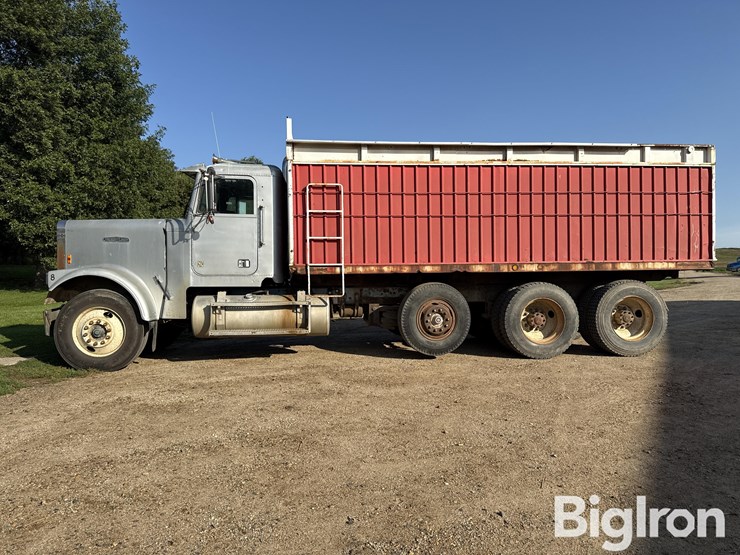 1985-freightliner-flc120-image-8