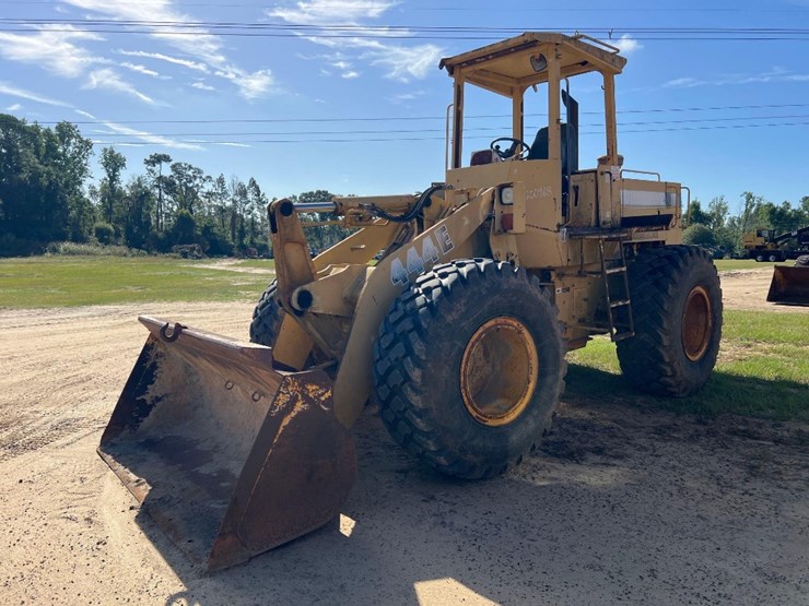 1993-deere-444e-image-1