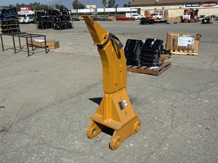 caterpillar-320-image-1