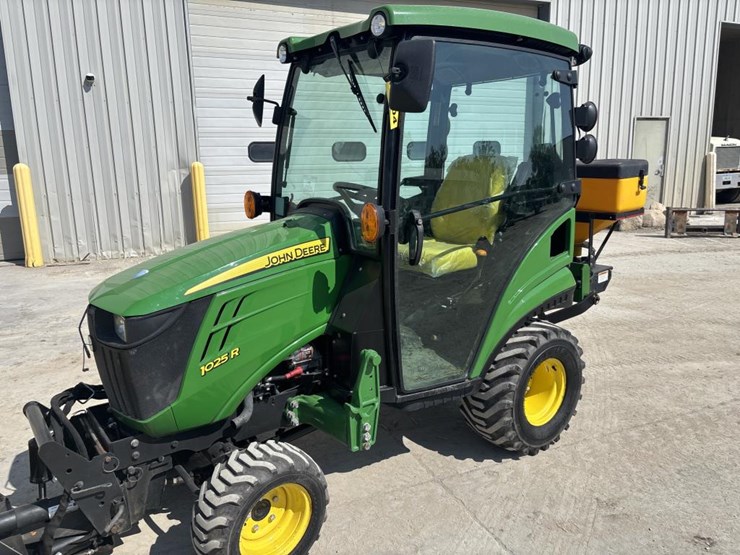 john-deere-1025-image-7