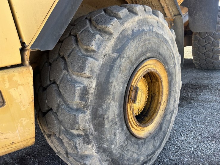 2004-volvo-a40d-image-54
