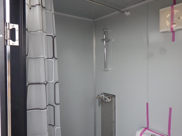 portable-toilet-w/-shower-image-11