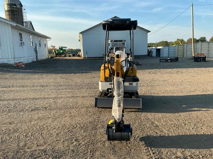 #1604-•-unused-sdle20-mini-excavator-image-2