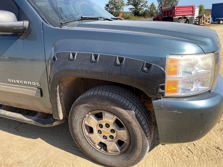 2010-chevrolet-silverado-1500-image-16