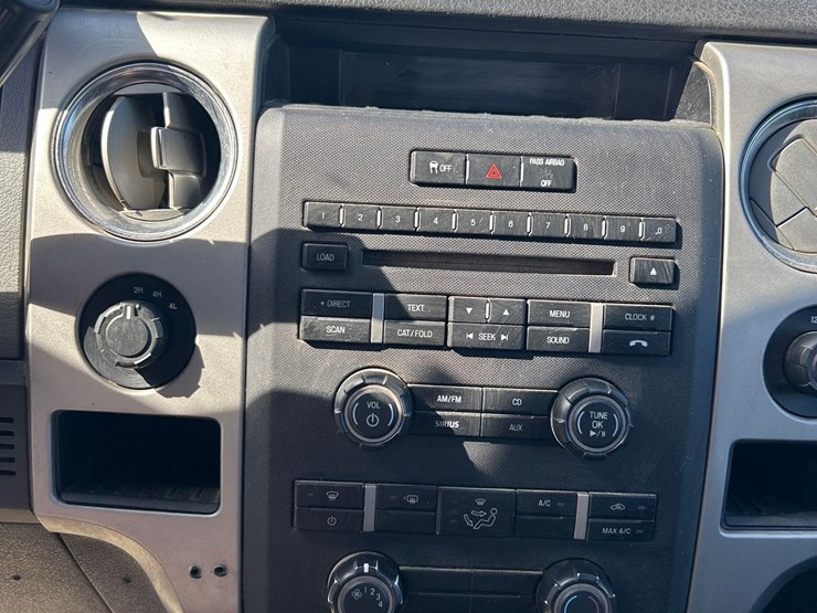 2017-ford-f150-xlt-pick-up-image-14