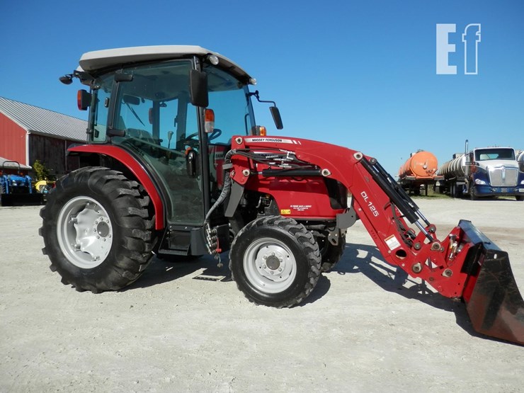 2019-massey-ferguson-1735m-image-2