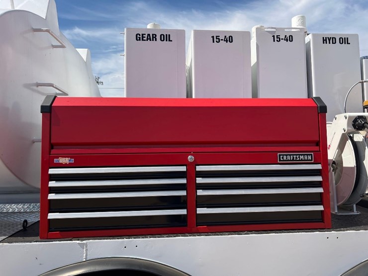 2012-peterbilt-pb348-fuel-&-lube-truck-image-23