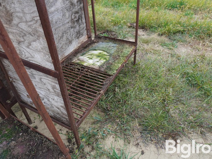 raised-calf-crates-image-14