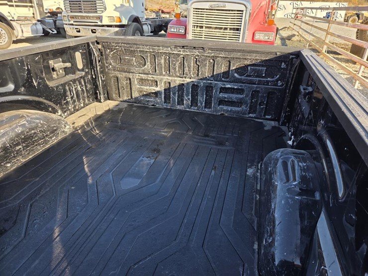 2017-ford-f150-image-24