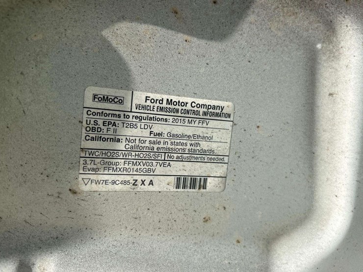 2015-ford-taurus-awd-sedan-image-10