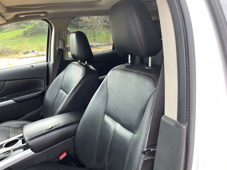 2011-ford-edge-image-57