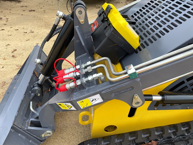 #214-•-new-landhonor-ride-on-skid-steer-loader-image-10