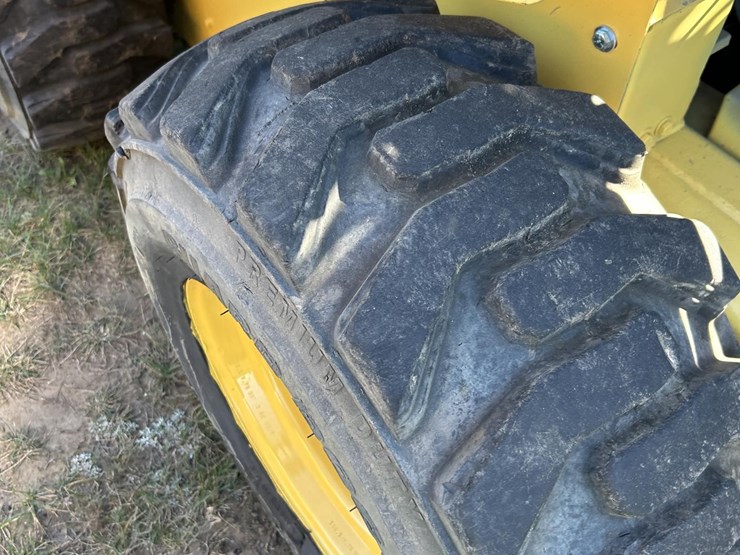 new-holland-lx885-image-19