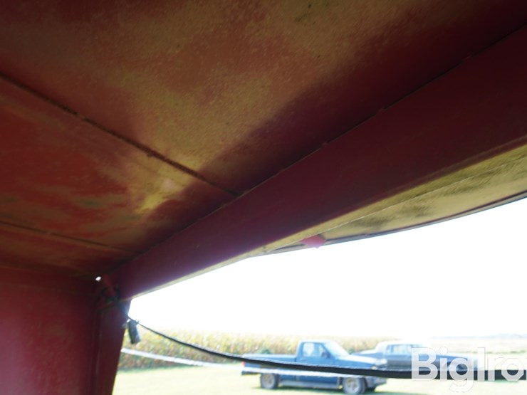 1988-bp-6.5'x12'-s/a-livestock-trailer-image-15