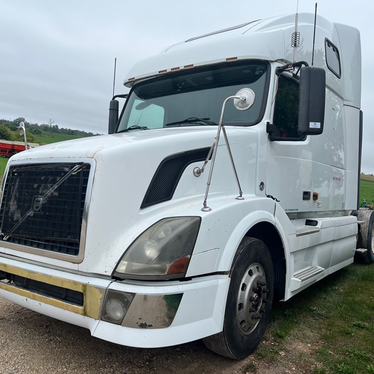#3307 • 2007 Volvo Semi Tractor