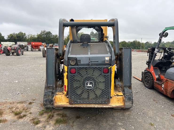 deere-329e-image-4
