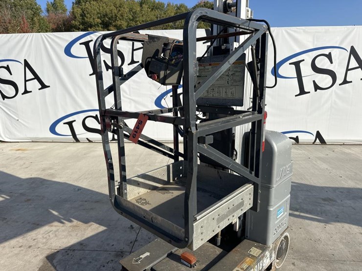 2014-jlg-20mvl-image-9