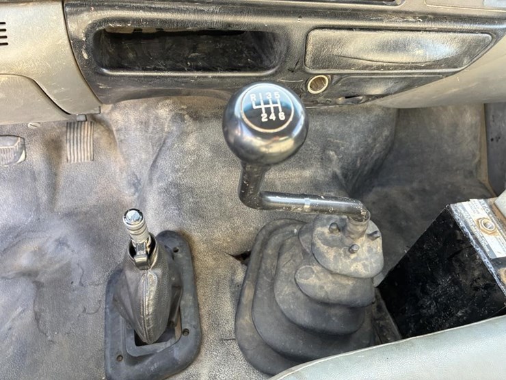 2010-ford-f650-image-12