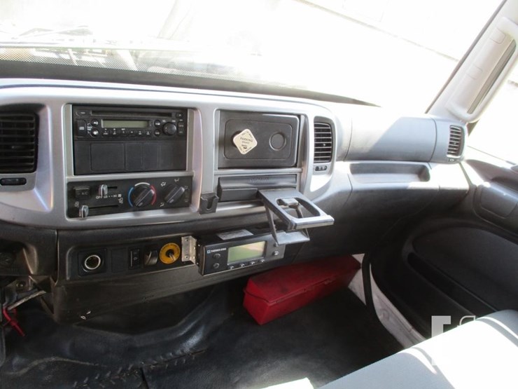 hino-338-image-8