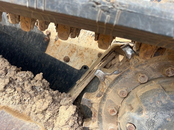 2022-bobcat-t595-image-21