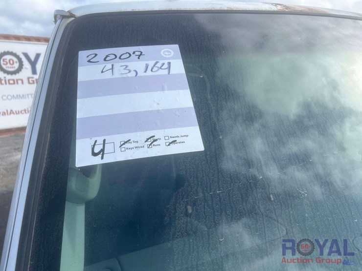 2007-ford-cargo-image-21