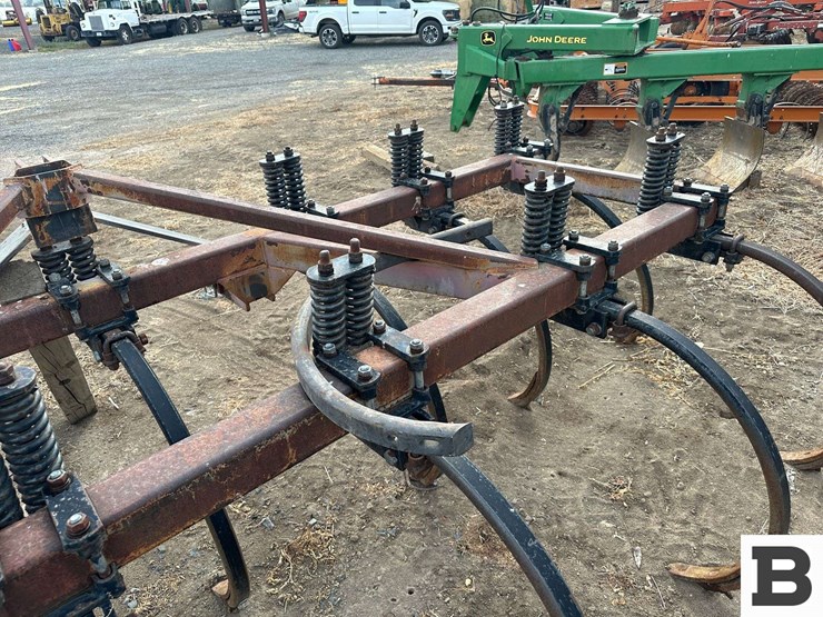 custom-152"-chisel-plow-image-14